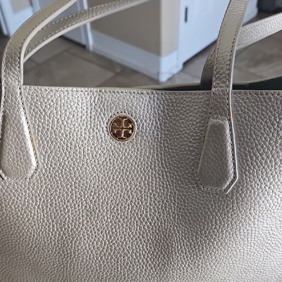 Tory Burch Metallic Textured Tote - Picture 3 of 17